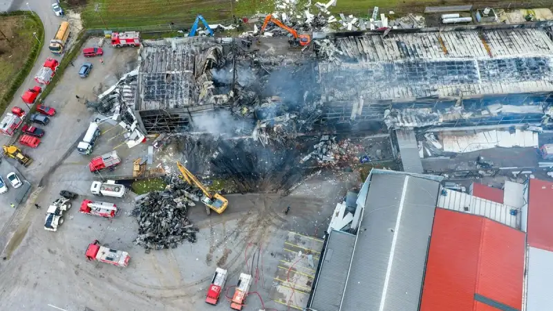 Τραγωδία στη Βιολάντα: «Έβρεχε φωτιά και συντρίμμια» – Συγκλονιστικές μαρτυρίες και φόβος νέας έκρηξης