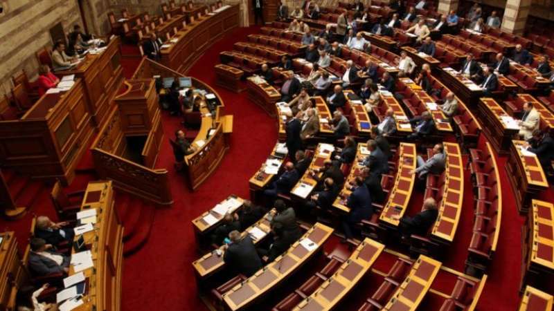Βουλή: Στα ύψη η κόντρα των πολιτικών αρχηγών για την ακρίβεια