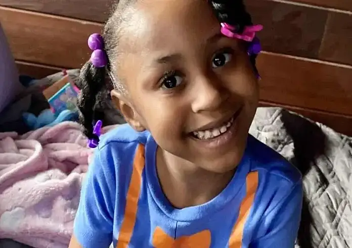 Φρικτός θάνατος 5χρονης στις ΗΠΑ: Παππούς και γιαγιά μαστίγωσαν με ζώνη την εγγονή τους επειδή λερώθηκε