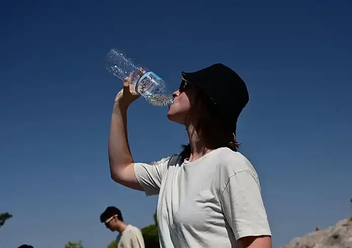 Μαγνησία: Σε απόγνωση οι κάτοικοι και οι επιχειρηματίες - Περιμένουν σε ουρές για ένα μπουκαλάκι νερό