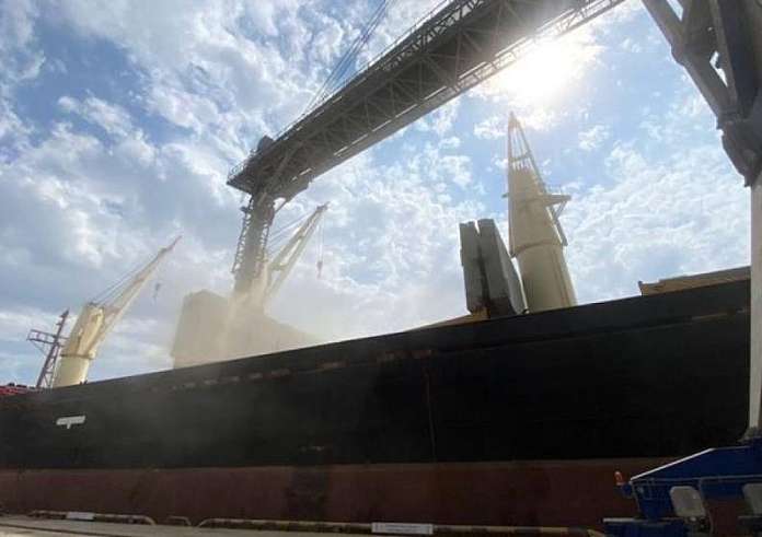 Forbes: Τρία πλοία - ανάμεσά τους ένα ελληνικό - έσπασαν το ρωσικό μπλόκο στη Μαύρη Θάλασσα