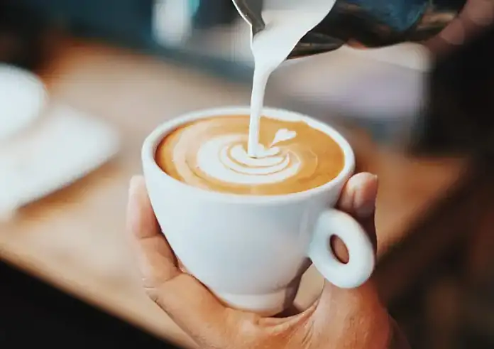 Βάζεις γάλα στον καφέ σου; Μην το κάνεις