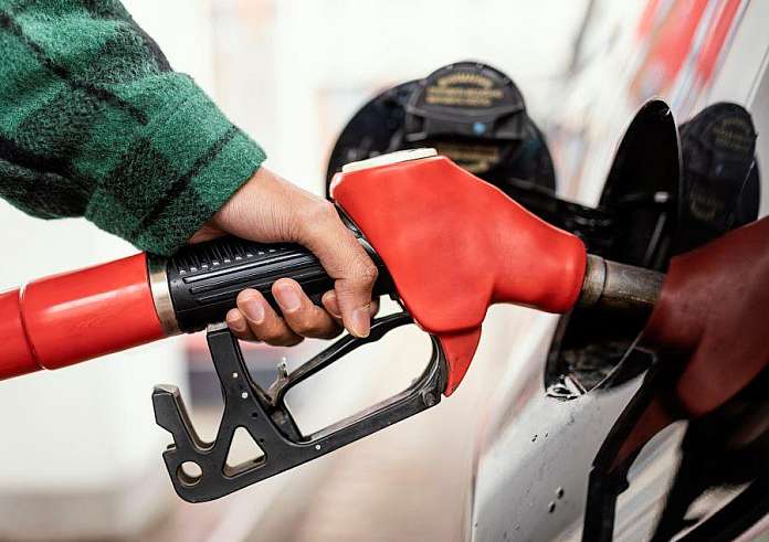 Ακρίβεια: Στα ύψη η βενζίνη για τους εκδρομείς του Πάσχα – Σταθερά πάνω από τα 2 ευρώ