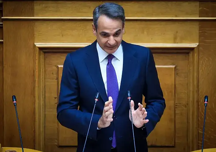 Επεισόδιο στη Βουλή με τη Ζωή Κωνσταντοπούλου: Οι φωνές την ώρα της ομιλίας Μητσοτάκη, το καρφί και οι καρδούλες