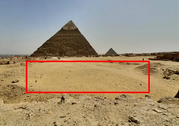 Μυστηριώδης δομή που βρέθηκε κοντά στις πυραμίδες της Γκίζας προβληματίζει τους επιστήμονες