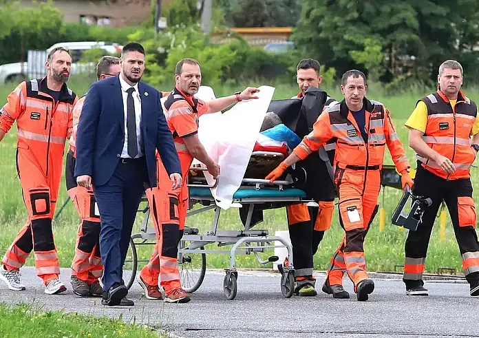 Πώς έγινε η επίθεση κατά του πρωθυπουργού της Σλοβακίας – Πυροβολήθηκε «από πολύ κοντά»