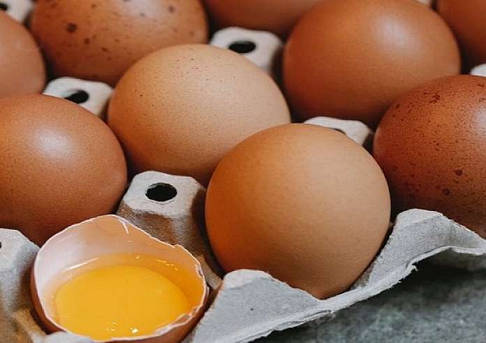 Τα αβγά πρέπει να αποθηκεύονται με ή χωρίς τις χάρτινες θήκες;
