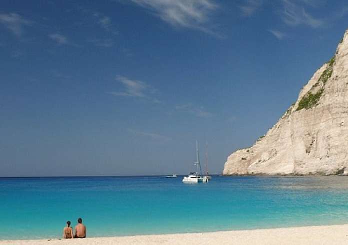 Οι παραλίες που πήραν Γαλάζια Σημαία το 2024 – Ολόκληρη η λίστα, δεύτερη παγκοσμίως η Ελλάδα