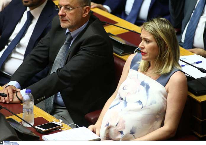Άννα Ευθυμίου: Η βουλευτής της ΝΔ που ορκίστηκε στον 8ο μήνα της εγκυμοσύνης της