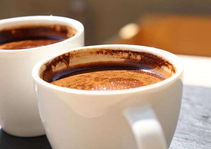 Τι να προσθέσεις στον καφέ σου για να διατηρήσεις υγιές το έντερο