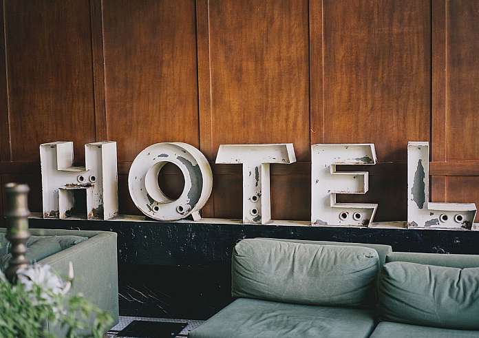 Τα 8 πράγματα που δεν πρέπει να κάνετε ποτέ στο ξενοδοχείο