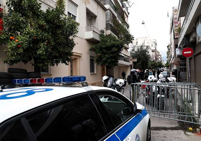 Ελεγχόμενη έκρηξη στην ύποπτη βαλίτσα στο κέντρο της Αθήνας