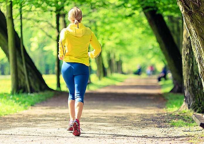 Θέλεις να χάσεις βάρος; Η συγκεκριμένη ώρα που θα σε βοηθήσει στο ημερήσιο 30λεπτο περπάτημα