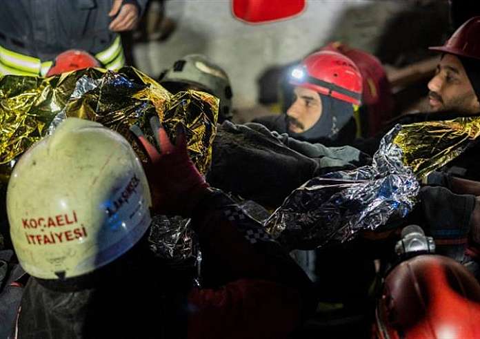 Τουρκία: Συγκλονίζουν οι διασώσεις από τα χαλάσματα έξι μέρες μετά τον σεισμό