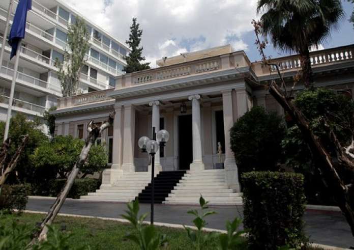 Κρίση στην κυβέρνηση για τις επιλεκτικές αυξήσεις Δένδια – Η ενόχληση Μαξίμου για Γεωργιάδη, Κικίλια