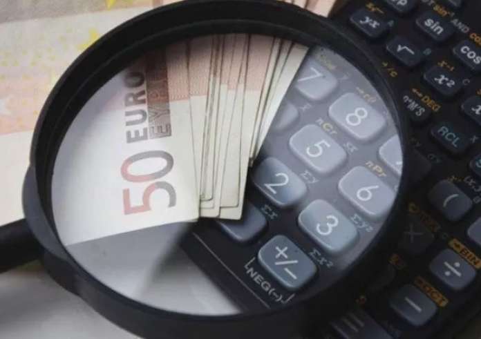 ΑΑΔΕ: Στον φακό του αλγορίθμου πασίγνωστος τράπερ με πολυτελείς αγορές και φοροδιαφυγή