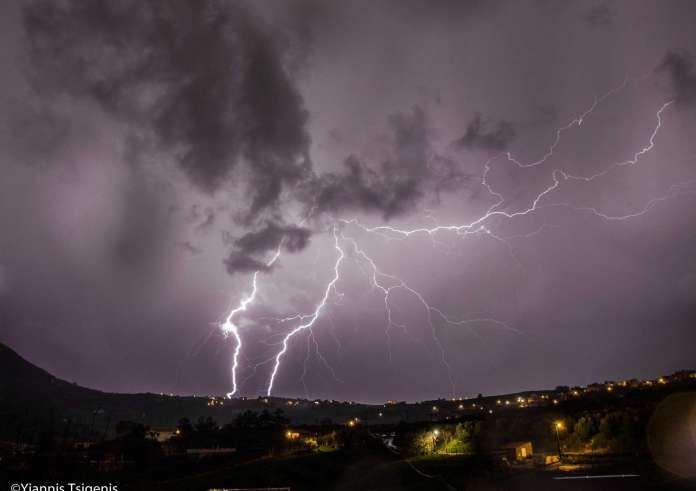 Κακοκαιρία: Εστάλη 112 σε Δωδεκάνησα, Χίο, Σάμο και Ικαρία – «Έντονα καιρικά φαινόμενα μέχρι αύριο»