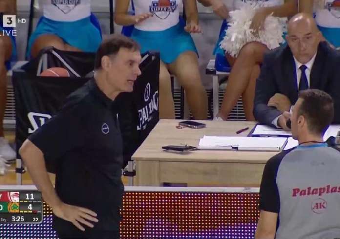 Μπαρτζώκας προς τους διαιτητές για τη διακοπή του τελικού του Super Cup: "Όταν βρίζουν εμένα στο ΟΑΚΑ δεν κάνετε τίποτα"
