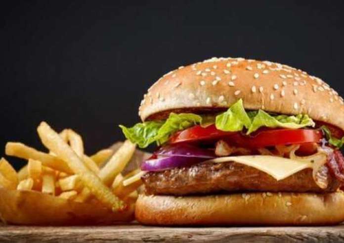 Καμπανάκι για τα υπερ-επεξεργασμένα τρόφιμα – Μελέτη 30 ετών προειδοποιεί ότι αυξάνουν τον κίνδυνο πρόωρου θανάτου