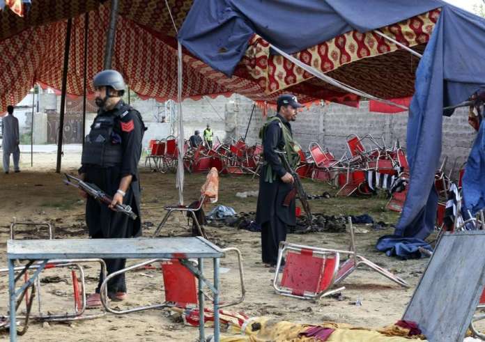Πακιστάν: Βομβιστής αυτοκτονίας ανατινάζεται σε προεκλογική συγκέντρωση - 44 νεκροί