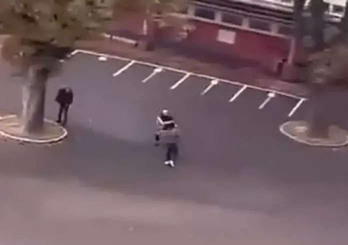 Αιματηρή επίθεση σε σχολείο στην Γαλλία: «Υπάρχει ένας δολοφόνος στο σχολείο» – Οι μαρτυρίες και τα βίντεο