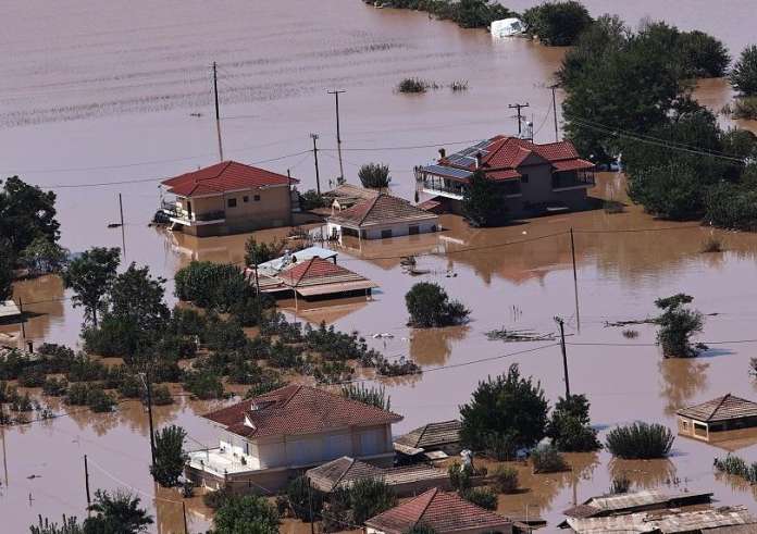 SOS για τους πλημμυροπαθείς της Θεσσαλίας – Κινδυνεύουν από λεπτοσπείρωση και νόσο των πτηνοτρόφων