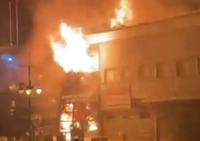 Οργή στο Παρίσι για τη δολοφονία 17χρονου από σφαίρα αστυνομικού