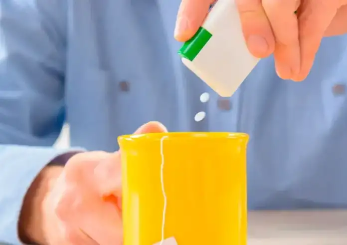 Ασπαρτάμη: Πόσο ασφαλής είναι πραγματικά; – Το όριο κατανάλωσης και οι επιπτώσεις στην υγεία