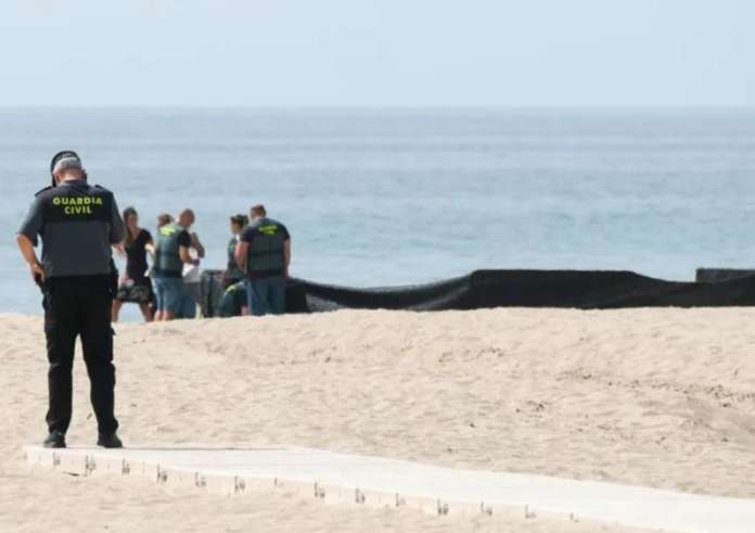 Ισπανία: Νεκρό νήπιο σε παραλία – Εικάζεται ότι ήταν παιδί μεταναστών, που πνίγηκε στη Μεσόγειο