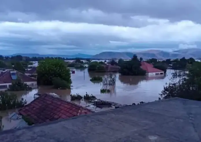 Κακοκαιρία Daniel: Δέκα οι νεκροί από τις φονικές πλημμύρες. Σκηνικό Aποκάλυψης σε ολόκληρη τη Θεσσαλία