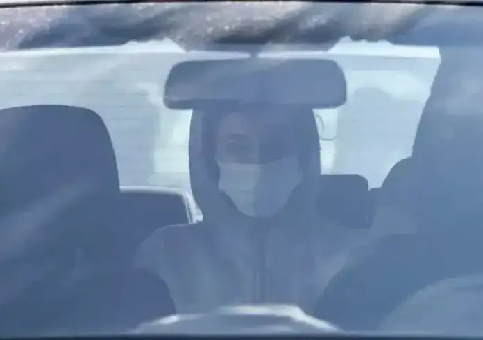 Κολωνός: Η εισαγγελέας κατηγορεί τη μάνα της 12χρονης ως αποκλειστική μαστροπό. Ο Μίχος;