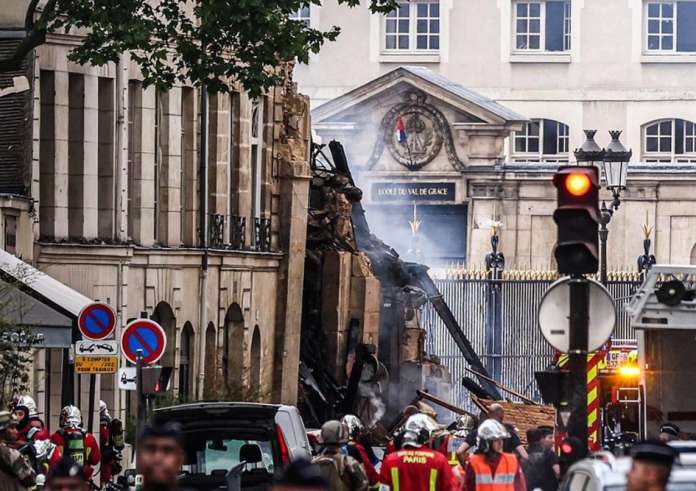 Παρίσι: Εντοπίστηκε πτώμα κάτω από τα ερείπια του κτιρίου που κατέρρευσε από έκρηξη