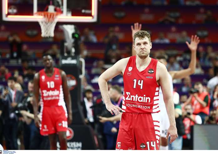 Ο Βεζένκοφ επιστρέφει στον Ολυμπιακό