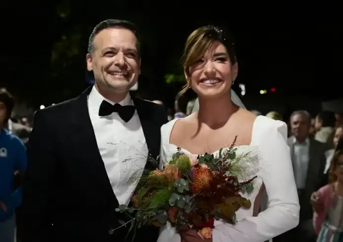 Παντρεύτηκαν στη Θήβα ο Χάρης Δούκας και η Γεωργία Πολυτάνου