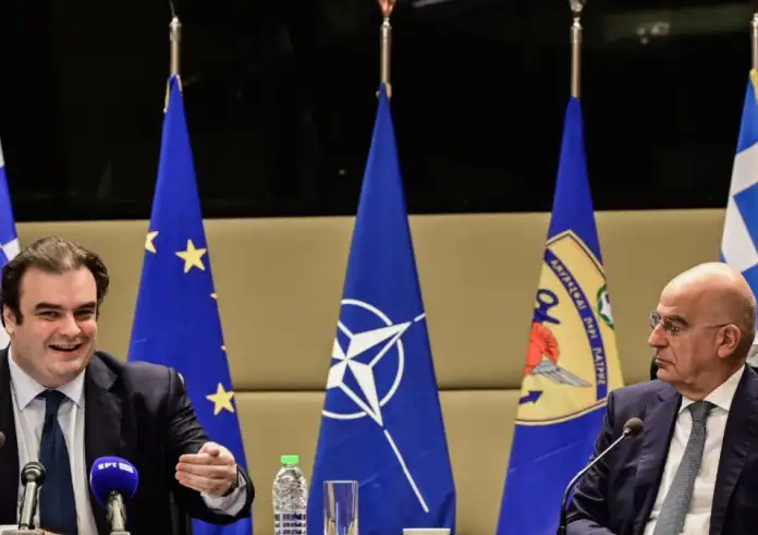 Στρατιωτικές Σχολές: Τετραπλασιασμός αποδοχών των σπουδαστών και διδακτορικοί τίτλοι