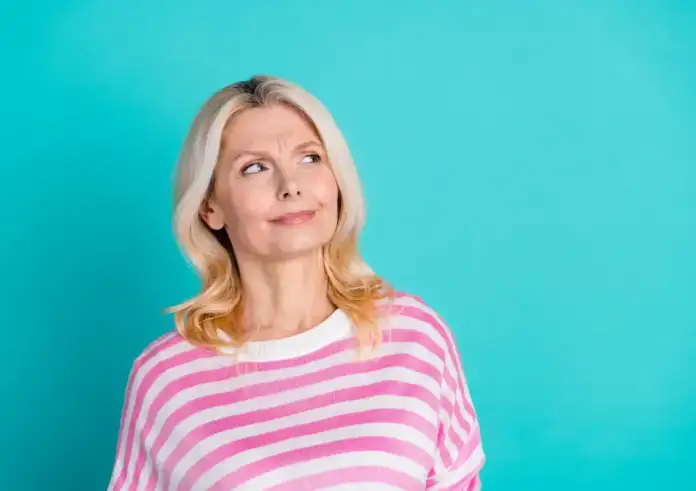 Εμμηνόπαυση: Γιατί νιώθεις ακραία πείνα και τι να κάνεις γι'αυτό