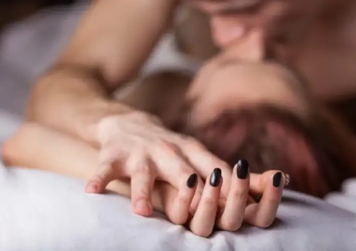 Πέθανε πάνω στην ερωτική πράξη σε επαγγελματικό ταξίδι: Δικαστήριο έκρινε ότι ήταν εργατικό ατύχημα