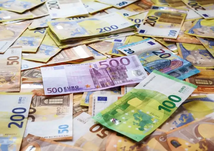 20.000 Ευρώ στα σκουπίδια: Ηλικιωμένος τα πέταξε σε κάδο ανακύκλωσης