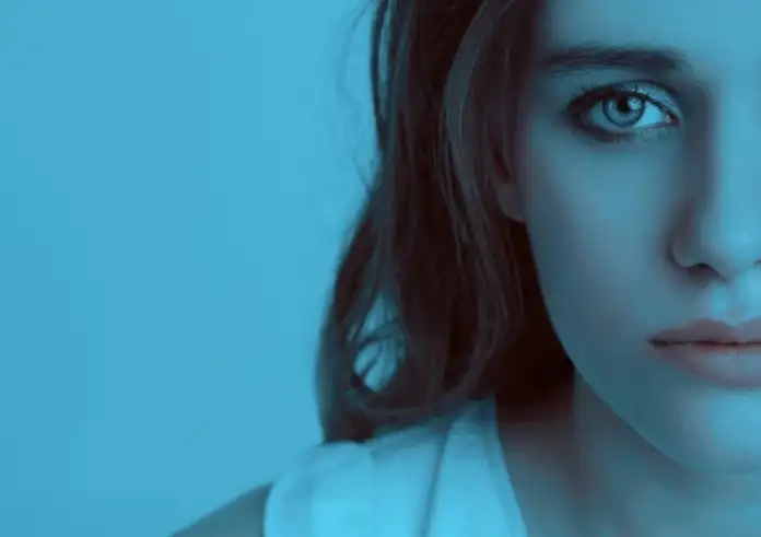 4 Συνήθειες που αφυδατώνουν την επιδερμίδα χωρίς να το καταλαβαίνετε