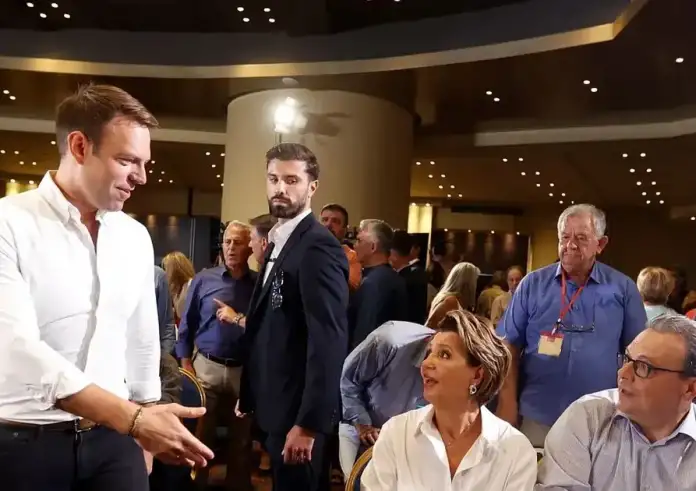 ΣΥΡΙΖΑ:  Ο Κασσελάκης βγήκε «εκτός κούρσας» για την προεδρία του κόμματος. Αντιδράσεις