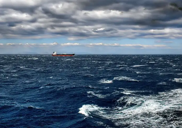 Θλίψη για ιερέα που πέθανε σε παραλία στο Μεσολόγγι