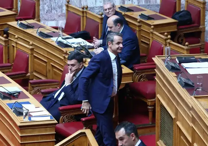 Μηνύματα Μητσοτάκη: Η αποχώρησή του στην ομιλία Παππά και η παρατήρηση στον Ανδρουλάκη