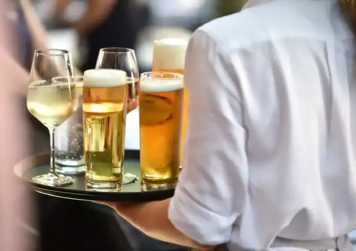 Το «υποχρεωτικό 13ωρο»: Τι αλλάζει για τους εργαζόμενους – Οι 9 ερωταπαντήσεις του Αλ. Μητρόπουλου