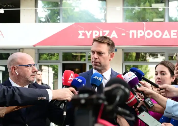 Η Κουμουνδούρου κατηγορεί Κασσελάκη ότι «ενορχήστρωσε τα έκτροπα» στην ΚΕ – Δεν επιμένει στο «αμετάκλητο»