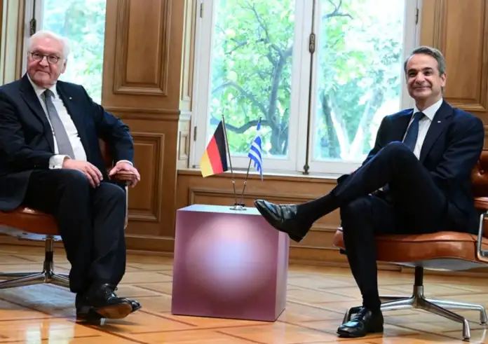 Μητσοτάκης σε Σταϊνμάιερ: Το θέμα των επανορθώσεων και ιδιαίτερα του κατοχικού δανείου παραμένουν ζωντανά