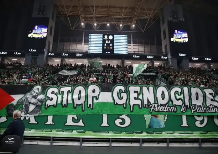 «Σταματήστε τη γενοκτονία, λευτεριά στην Παλαιστίνη» – Πανό στο Παναθηναϊκός – Μακάμπι Τελ Αβίβ