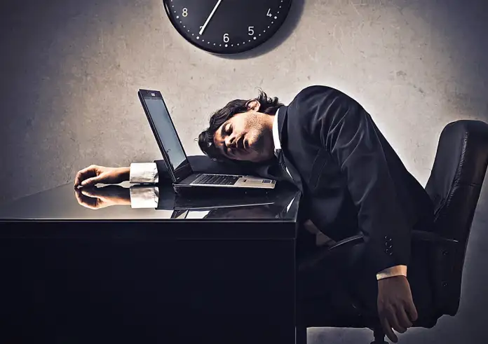 Γιατί νιώθεις υπερβολική υπνηλία και τι μπορείς να κάνεις γι’ αυτό