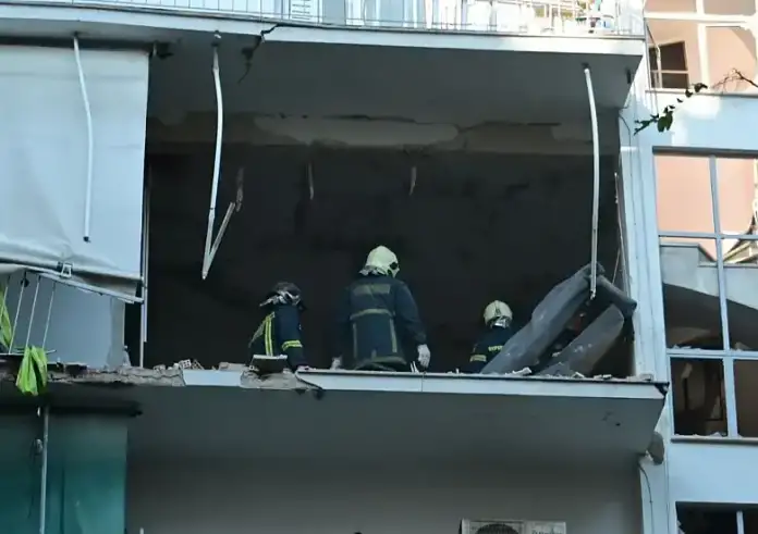 Έκρηξη στους Αμπελοκήπους: Ο 26χρονος φοιτητής είχε συλληφθεί και για την ταμπέλα στον λαιμό του πρύτανη της ΑΣΟΕΕ το 2020