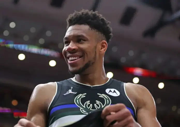 Γιάννης Αντετοκούνμπο: Η απάντηση του Έλληνα σταρ του NBA στο ρατσιστικό σχόλιο του Τραμπ