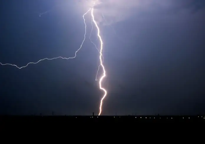 Κεραυνός «χτύπησε» στρατόπεδο στο Μεσολόγγι. Στο νοσοκομείο τέσσερις στρατιώτες